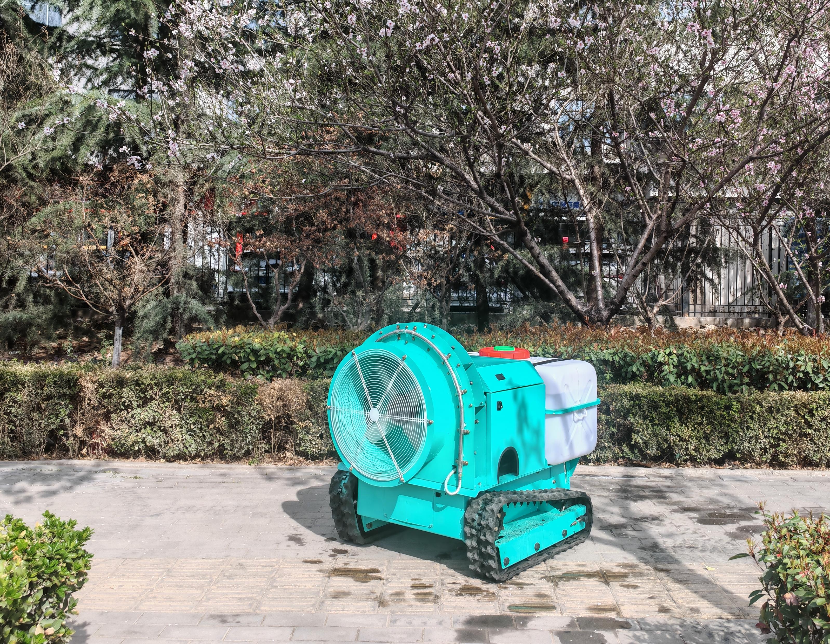 01# 履带自走式风送喷雾机-175L.jpg 01# 履带自走式风送喷雾机-175L.jpg